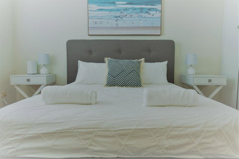 Henley Beach South, Amazing Views, Huge Private Balcony! - Australia Accommodation 6