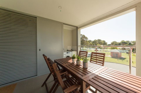 Yaran Suites - Australia Accommodation 36