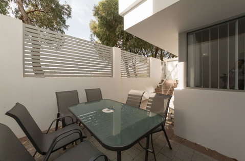 Yaran Suites - Australia Accommodation 21