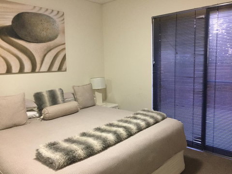 Parklane Apartments - Australia Accommodation 8