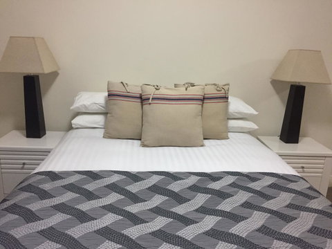 Parklane Apartments - Australia Accommodation 9
