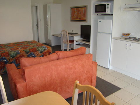 Dunsborough Central Motel - Australia Accommodation 21
