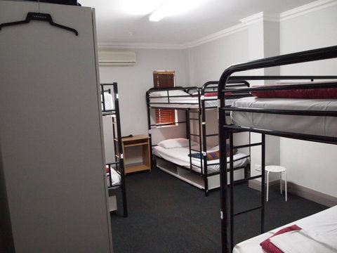 The Emperors Crown Hostel - Australia Accommodation 4