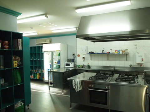 The Emperors Crown Hostel - Australia Accommodation 41