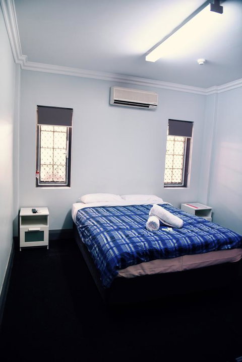 The Emperors Crown Hostel - Australia Accommodation 27