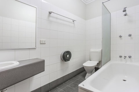 The Emperors Crown Hostel - Australia Accommodation 26