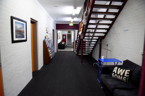 The Emperors Crown Hostel - Australia Accommodation 22