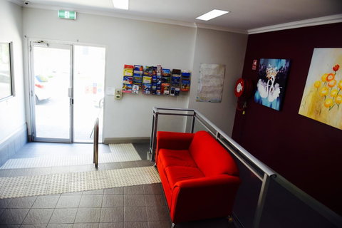 The Emperors Crown Hostel - Australia Accommodation 19