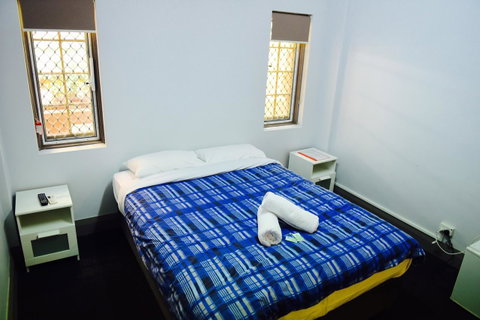 The Emperors Crown Hostel - Australia Accommodation 13