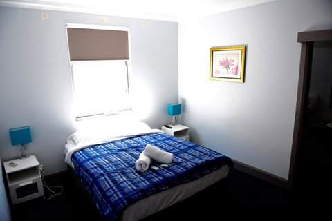 The Emperors Crown Hostel - Australia Accommodation 29