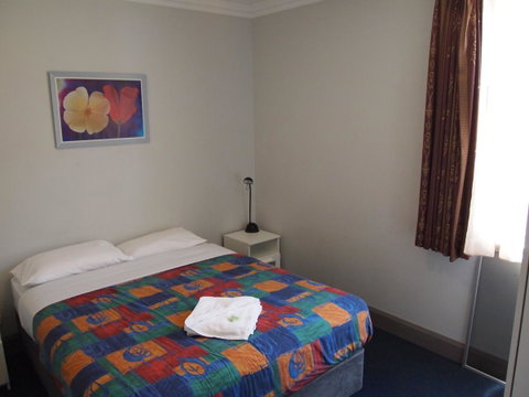 The Emperors Crown Hostel - Australia Accommodation 40