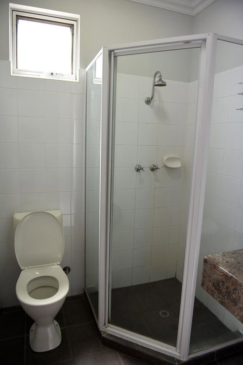 The Emperors Crown Hostel - Australia Accommodation 31