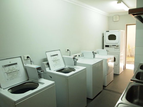 The Emperors Crown Hostel - Australia Accommodation 44