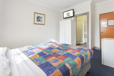 The Emperors Crown Hostel - Australia Accommodation 23