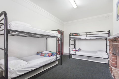 The Emperors Crown Hostel - Australia Accommodation 7