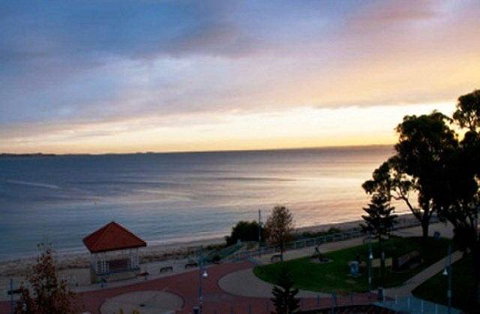 Boardwalk By The Beach - Australia Accommodation 4