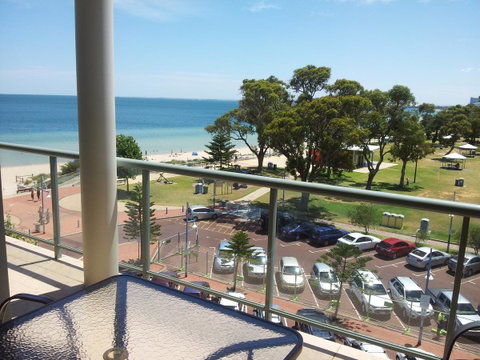 Boardwalk By The Beach - Australia Accommodation 3