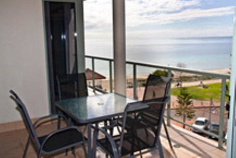 Boardwalk By The Beach - Australia Accommodation 5