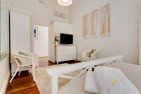 Cottesloe Beach House I - Australia Accommodation 13