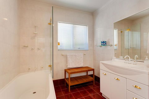 Cottesloe Beach House I - Australia Accommodation 4