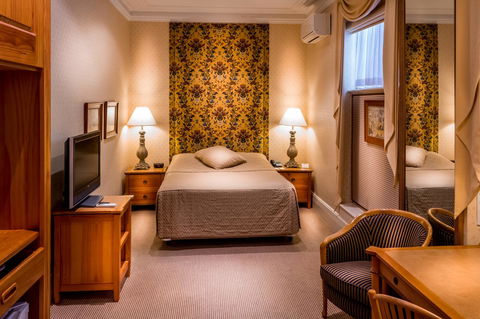 European Hotel - Australia Accommodation 11