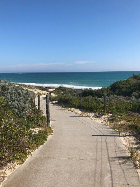 The Compass Beach House - Australia Accommodation 14