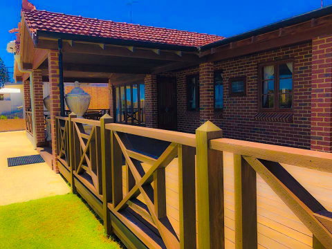 The Compass Beach House - Australia Accommodation 2