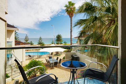 Seashells Scarborough - Australia Accommodation 11