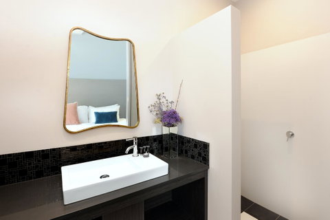 The Stirling Arms Hotel - Australia Accommodation 7
