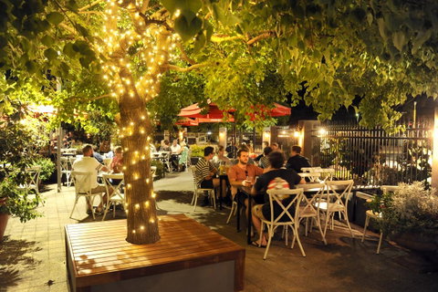 The Stirling Arms Hotel - Australia Accommodation 2