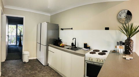West Beach Lagoon 220 Stylish And Cozy - Australia Accommodation 11