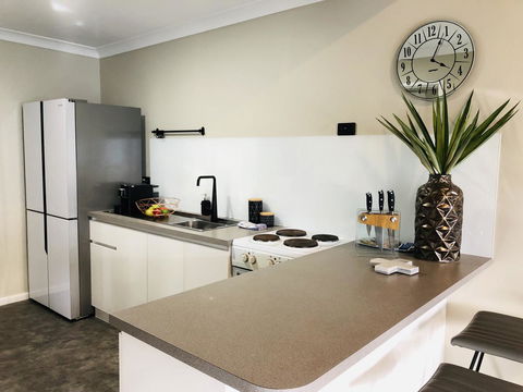 West Beach Lagoon 220 Stylish And Cozy - Australia Accommodation 5