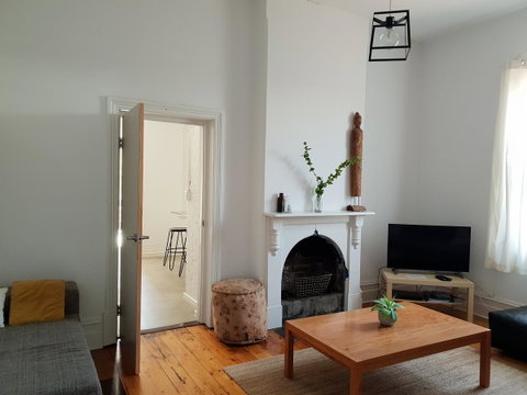 Captain\'s Heritage Cottage - Central Fremantle 2 Bedroom Historic Cottage - Australia Accommodation 10