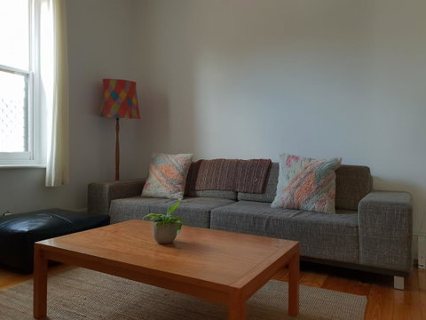 Captain\'s Heritage Cottage - Central Fremantle 2 Bedroom Historic Cottage - Australia Accommodation 9