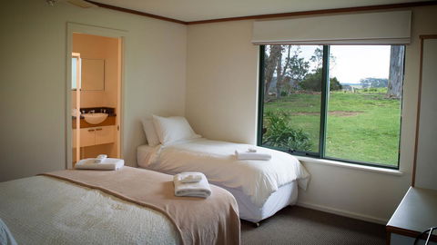 Karri Mia Chalets And Studios - Australia Accommodation 10
