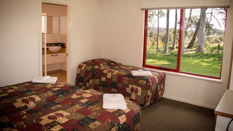Karri Mia Chalets And Studios - Australia Accommodation 14