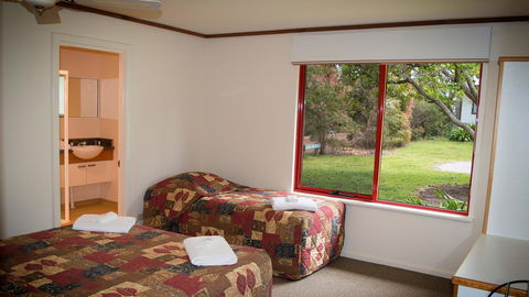 Karri Mia Chalets And Studios - Australia Accommodation 33