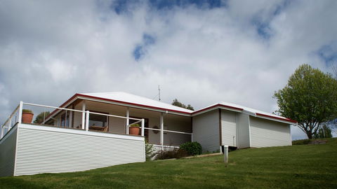 Karri Mia Chalets And Studios - Australia Accommodation 35