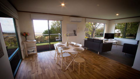 Karri Mia Chalets And Studios - Australia Accommodation 8