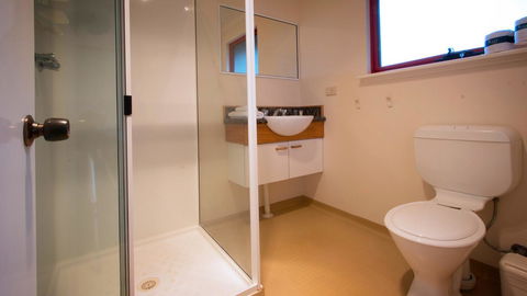 Karri Mia Chalets And Studios - Australia Accommodation 26