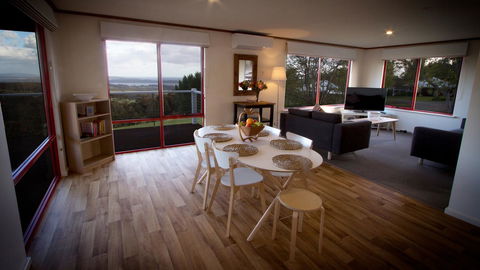 Karri Mia Chalets And Studios - Australia Accommodation 4