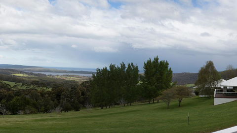Karri Mia Chalets And Studios - Australia Accommodation 5
