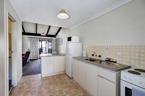 West Beach Lagoon 123 - Location & Views!!! - Australia Accommodation 5