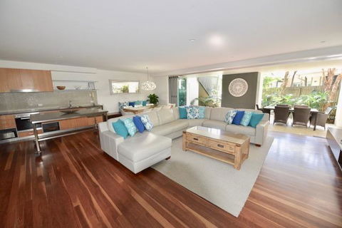 East On Byron - Australia Accommodation 19