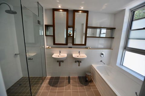 East On Byron - Australia Accommodation 18