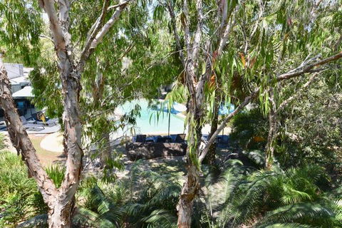 East On Byron - Australia Accommodation 26