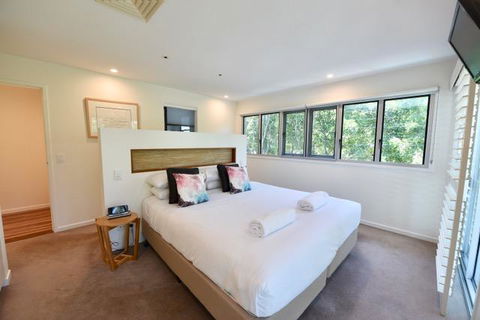 East On Byron - Australia Accommodation 10