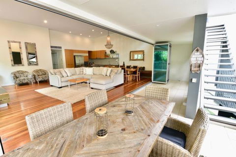 East On Byron - Australia Accommodation 14