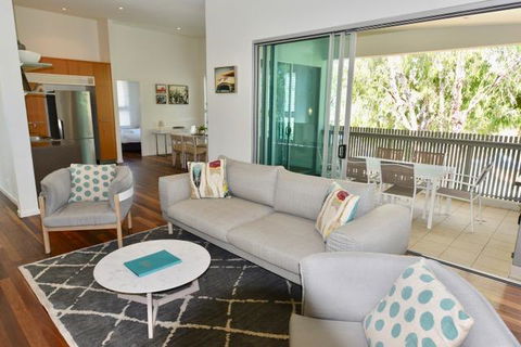 East On Byron - Australia Accommodation 24
