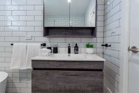 Heritage Townhouse Near Harbour Bridge - Australia Accommodation 15